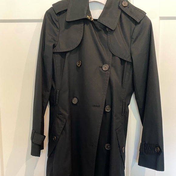 New without tags, Banana Republic Woman’s Black Classic Trench Coat with pockets - Picture 12 of 15
